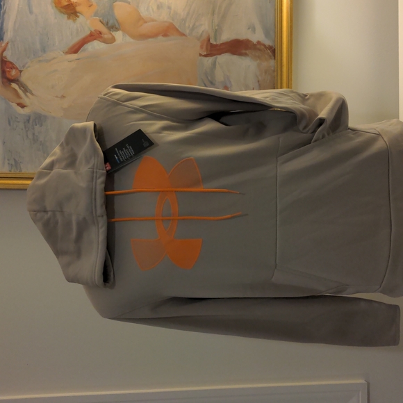 Under Armour Other - Under Armour hoodie with pockets